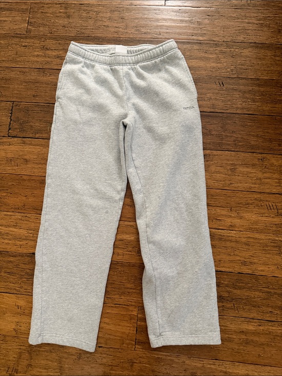 Aritzia Pants - Aritzia women’s light Gray Sweatpants